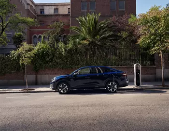 Nouvelle CITROEN C4X Hybride / Electrique - A partir de 30 850€