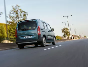 Nouveau CITROEN Berlingo 5/7 places Diesel / Electrique - A partir de 25 760€